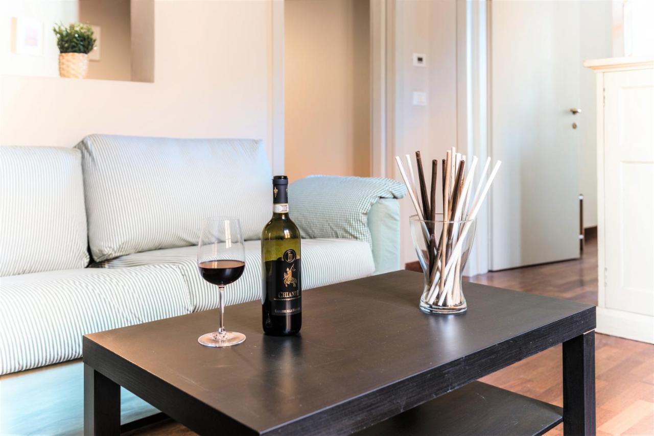 Hostly - La Pera Suite Apartment - 2 Bedrooms, Full Center Пиза Экстерьер фото