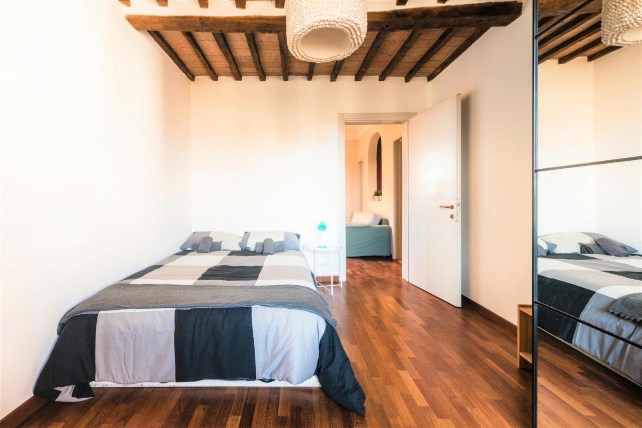 Hostly - La Pera Suite Apartment - 2 Bedrooms, Full Center Пиза Экстерьер фото